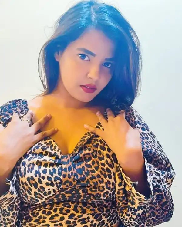 Sakshi vip call girls in Hyderabad